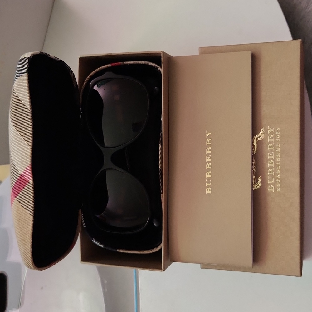 Authentic Burberry Sunglasses With Accessories - image 1